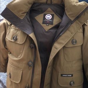 Mens medium Canada goose parka , like new